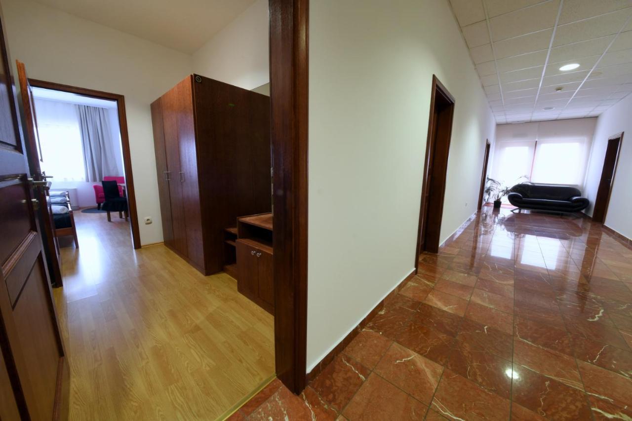Apartments & Rooms Križevci エクステリア 写真