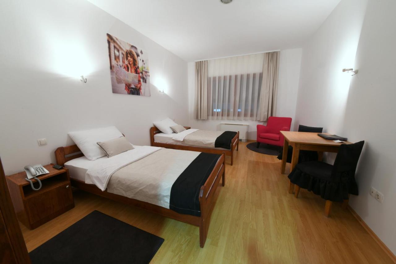 Apartments & Rooms Križevci エクステリア 写真